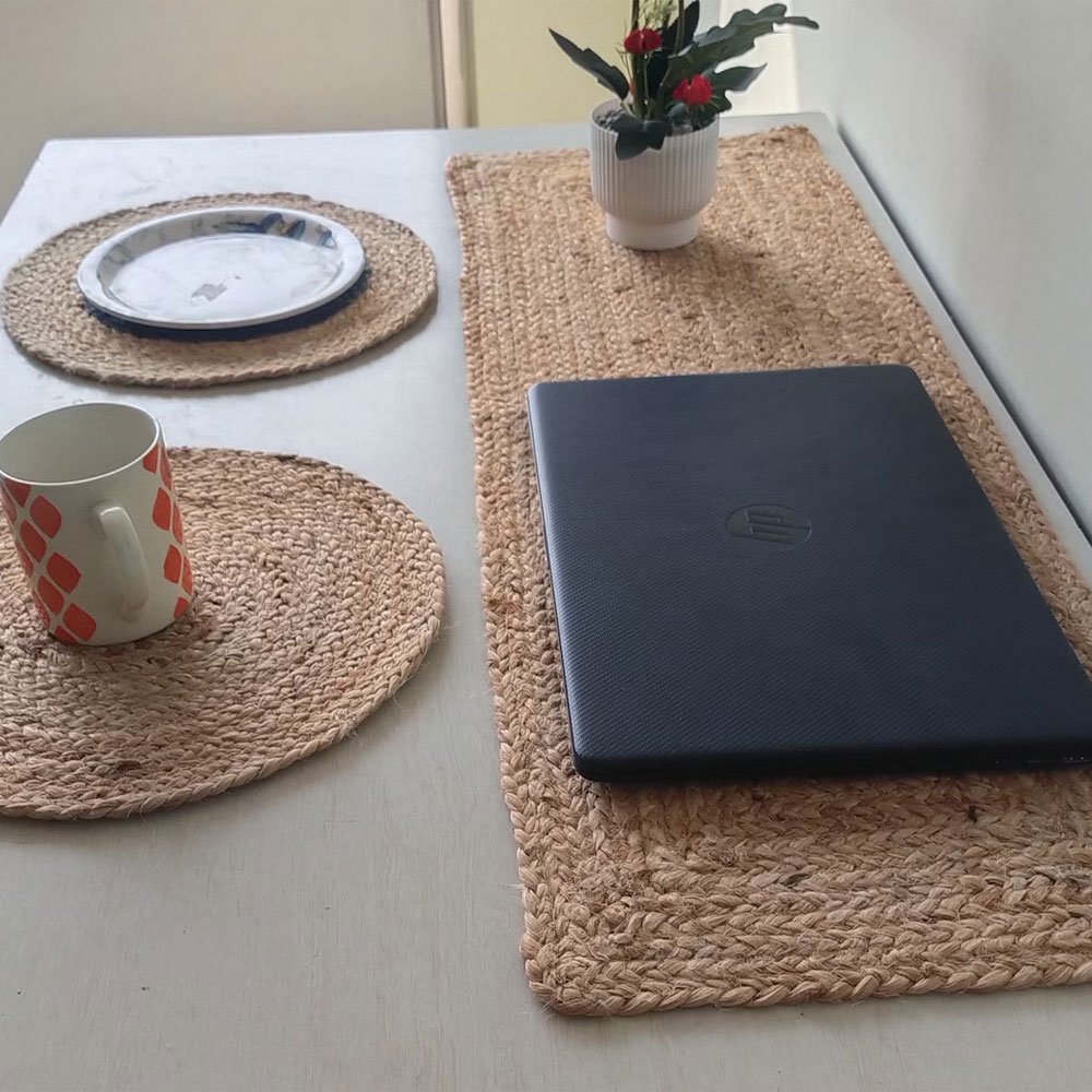 Ronde en rechthoekige jute placemats Ronde en rechthoekige jute placemats
