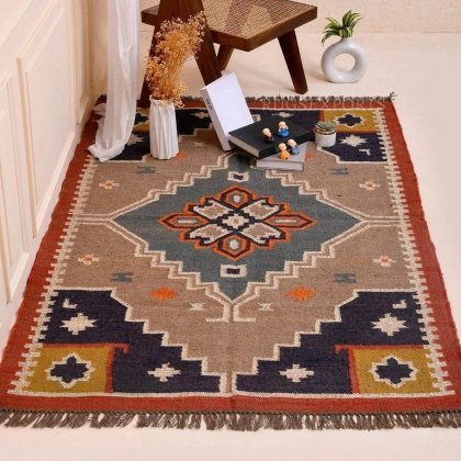 Geweven kilim vloerkleed van wol en jute
